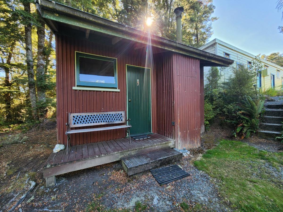 Possum Lodge Manapouri Extérieur photo
